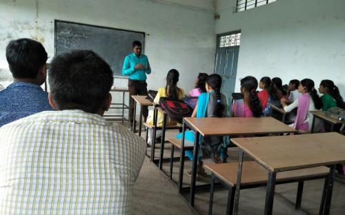 Prof. Tate B. T. had Conduct the Guest Lecture in Physics Department